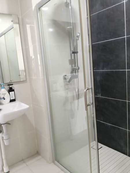 Condominium for Rent at Kings Bay @ Country Garden Danga Bay - Jensen Goh - Bathroom - PropertyGuru.com.my