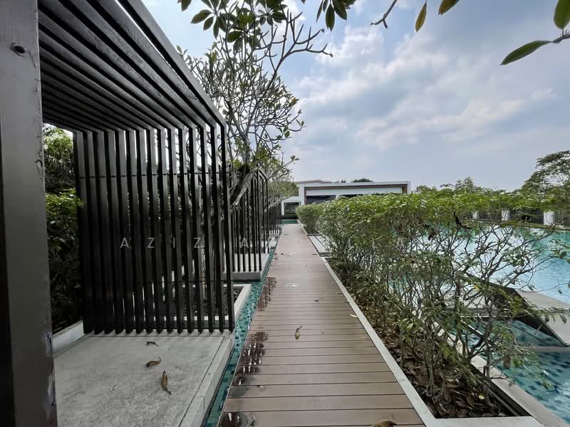 Semi-Detached House for Sale in Telok Panglima Garang (Selangor) - Aziz Abdullah - Swimming Pool - PropertyGuru.com.my