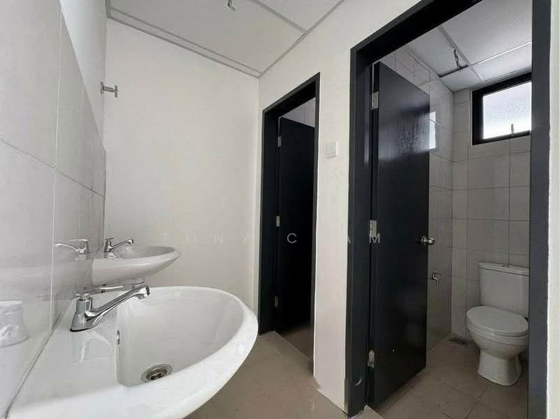 Shop / Office for Rent in Klang (Selangor) - Tony Cham - Bathroom - PropertyGuru.com.my