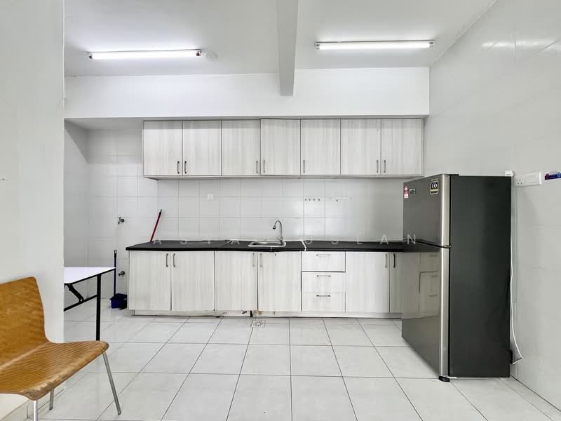 Apartment for Sale at Pangsapuri Saujana Permai 2 - Tasya Ruslan - Kitchen - PropertyGuru.com.my