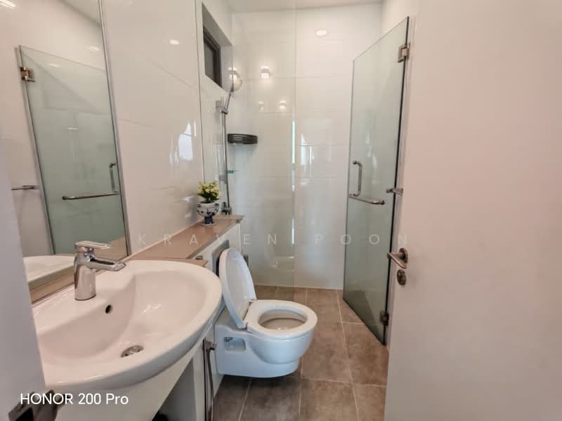 Service Residence for Sale at Senada Residence @ KLGCC Resort - Kraven Poon - Bathroom - PropertyGuru.com.my