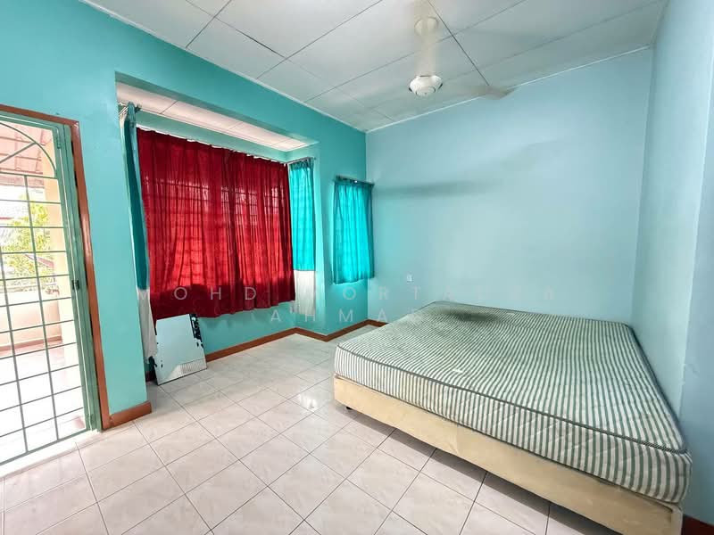 Rumah Teres 2 Tingkat untuk Dijual di Taman Bukit Semenyih (Semenyih) - Mohd Mortadza Ahmad - Bedroom - PropertyGuru.com.my