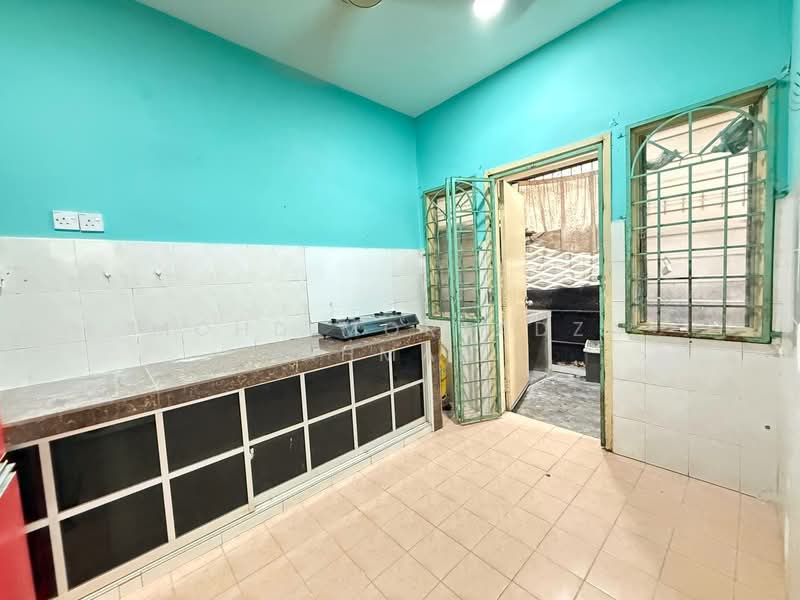 Rumah Teres 2 Tingkat untuk Dijual di Taman Bukit Semenyih (Semenyih) - Mohd Mortadza Ahmad - Kitchen - PropertyGuru.com.my