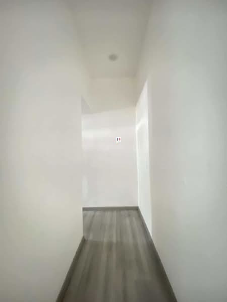 Shop for Rent in Shah Alam (Selangor) - Emily Kho - Corridor - PropertyGuru.com.my