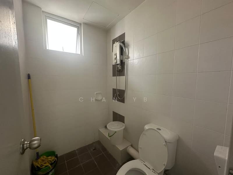 Condominium for Sale at The Golden Triangle Condominium - Chan YB - Bathroom - PropertyGuru.com.my