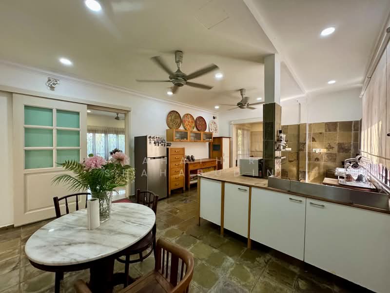 Bungalow for Sale in Taman TTDI Jaya (Shah Alam) - Nahathir Shahabudin - Kitchen - PropertyGuru.com.my