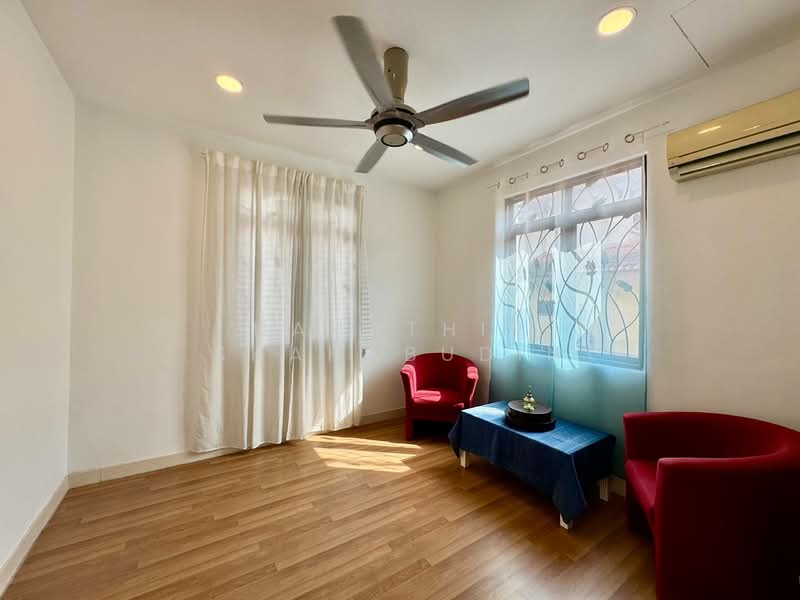 Bungalow for Sale in Taman TTDI Jaya (Shah Alam) - Nahathir Shahabudin - Living Room - PropertyGuru.com.my