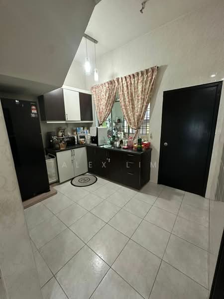 Taman Daya untuk Untuk Dijual - RM 688,000, Apr 2026 - Kitchen - PropertyGuru.com.my