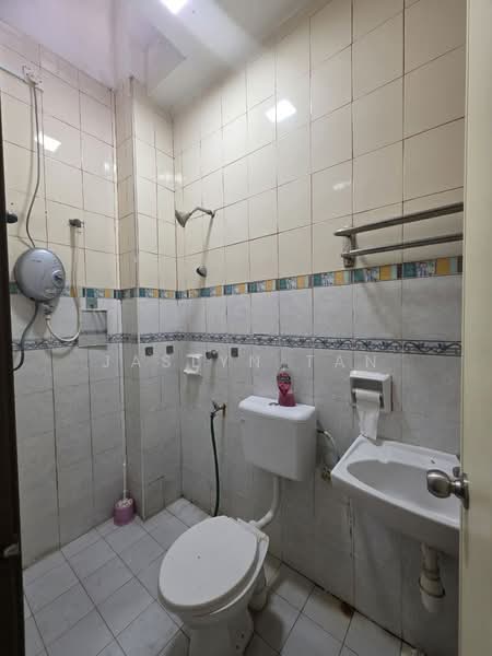 Taman Setia Indah untuk Untuk Dijual - RM 750,000, Apr 2026 - Bathroom - PropertyGuru.com.my