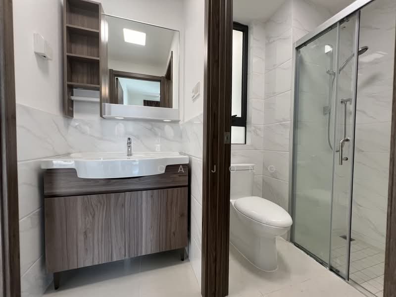 Condominium for Rent at FOREST CITY - Erica Jong - Bathroom - PropertyGuru.com.my