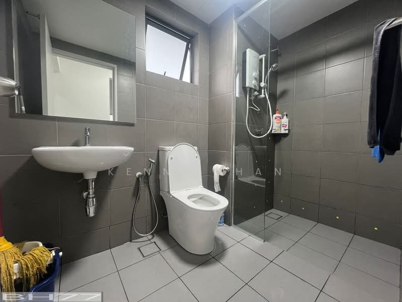 Service Residence for Rent at Berkeley Uptown - Kenny Chan - Bathroom - PropertyGuru.com.my