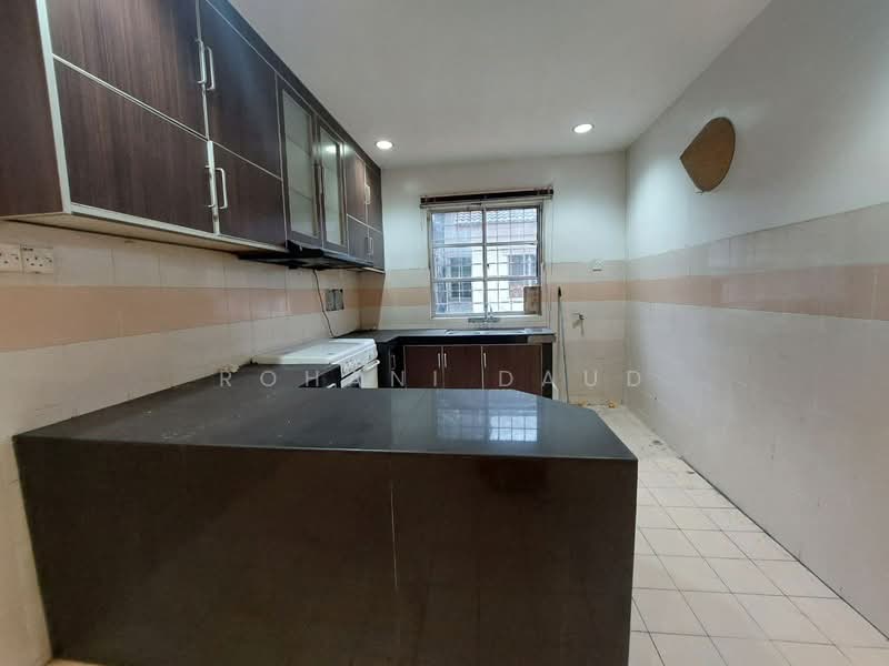 Townhouse Templer Suasana Templer Park RAWANG SELAYANG untuk Untuk Disewa - RM 1,000 /bulan, Apr 2026 - Kitchen - PropertyGuru.com.my