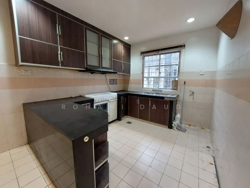 Townhouse Templer Suasana Templer Park RAWANG SELAYANG untuk Untuk Disewa - RM 1,000 /bulan, Apr 2026 - Kitchen - PropertyGuru.com.my