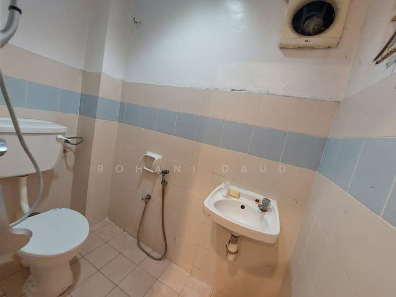 Townhouse Templer Suasana Templer Park RAWANG SELAYANG untuk Untuk Disewa - RM 1,000 /bulan, Apr 2026 - Bathroom - PropertyGuru.com.my
