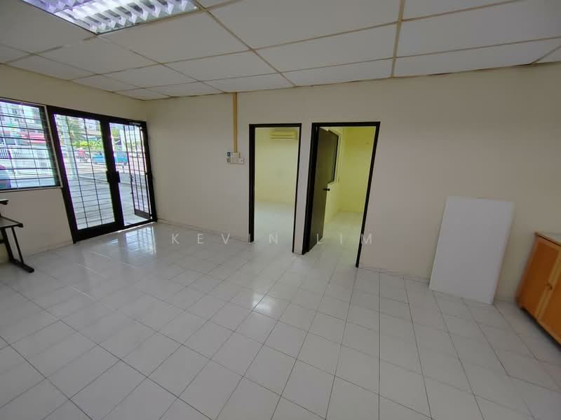 For Rent - Single Storey Corner Shop 2800 Sf Rent Big Compound Jelutong