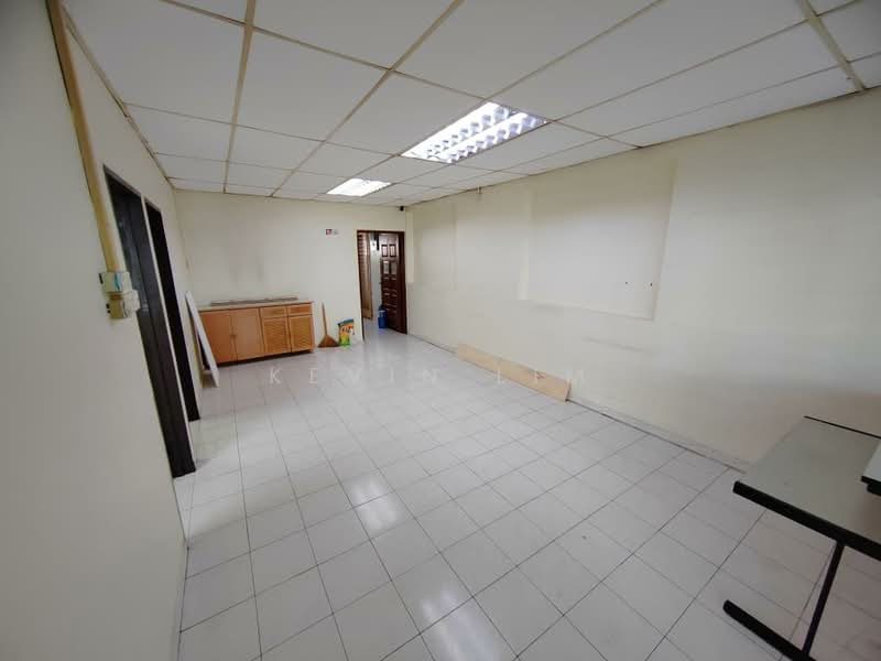 For Rent - Single Storey Corner Shop 2800 Sf Rent Big Compound Jelutong