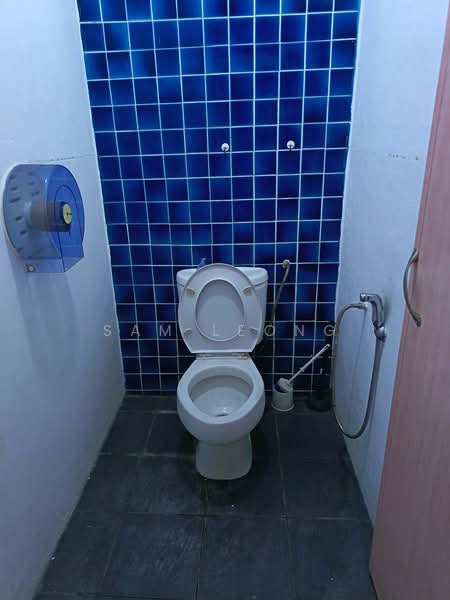 Kedai / Pejabat untuk Disewa di Taman Dagang (Ampang) - Sam Leong - Bathroom - PropertyGuru.com.my