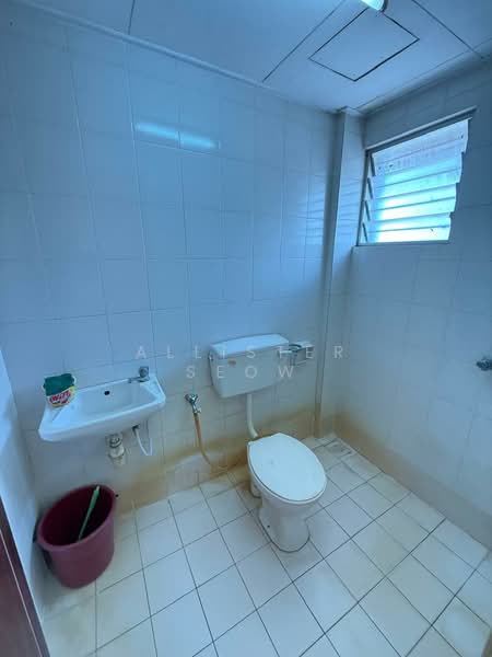 Apartment for Sale at Pangsapuri Randa - Allister Seow - Bathroom - PropertyGuru.com.my