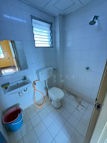 Apartment for Sale at Pangsapuri Randa - Allister Seow - Bathroom - PropertyGuru.com.my
