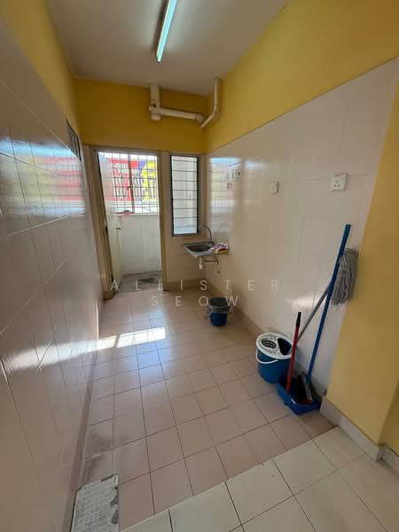 Apartment for Sale at Pangsapuri Randa - Allister Seow - Kitchen - PropertyGuru.com.my