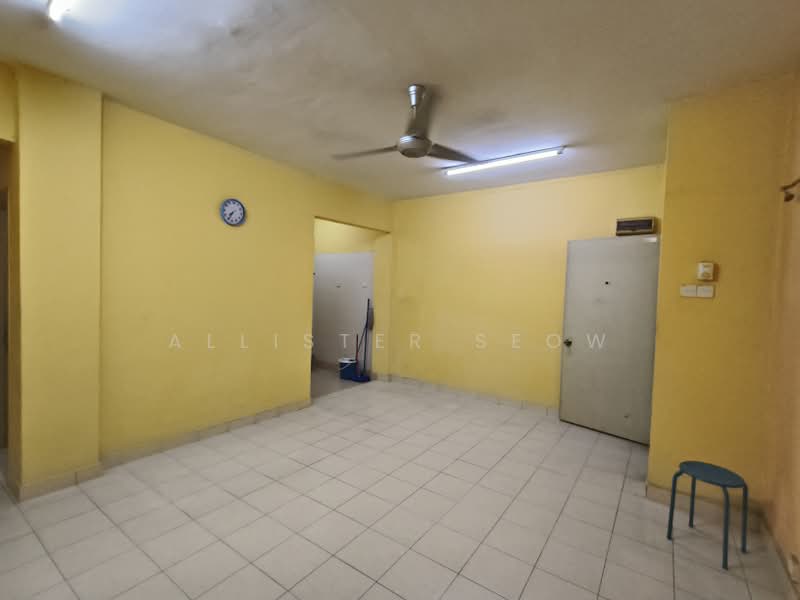 Pangsapuri untuk Dijual di Pangsapuri Randa - Allister Seow - Living Room - PropertyGuru.com.my