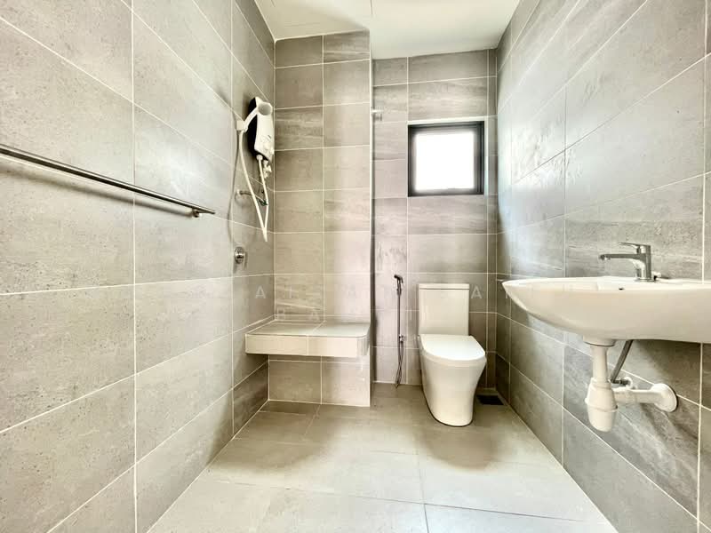 2-storey Terraced House for Sale in Cyberjaya (Selangor) - Mohd Aizat Saiful Bahri - Bathroom - PropertyGuru.com.my