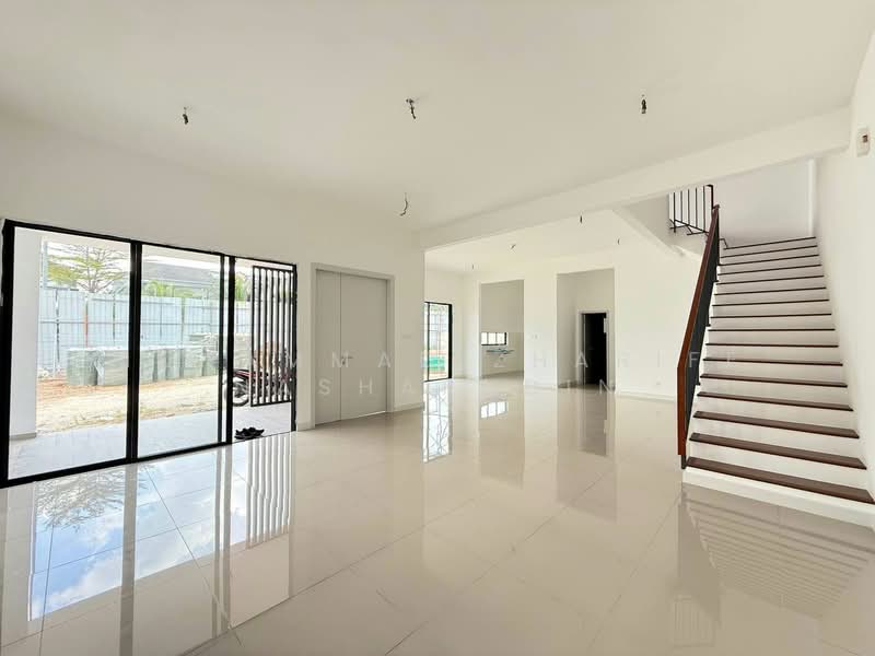 Rumah Teres 2 Tingkat untuk Dijual di Taman Cahaya Alam (Shah Alam) - Muhammad Zhariff Nasharudin - Living Room - PropertyGuru.com.my