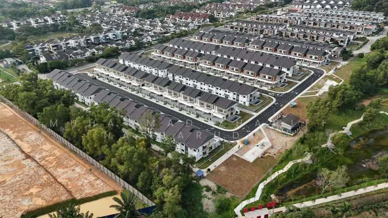 Rumah Teres 2 Tingkat untuk Dijual di Taman Cahaya Alam (Shah Alam) - Muhammad Zhariff Nasharudin - Exterior - PropertyGuru.com.my