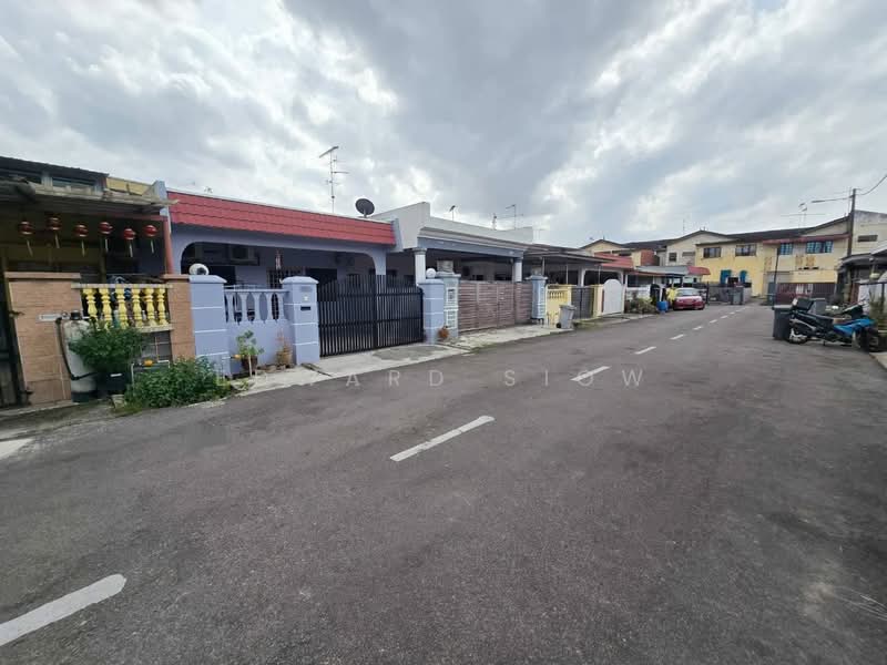 1-storey Terraced House for Sale in Ulu Tiram (Johor) - Edward Siow - Exterior - PropertyGuru.com.my