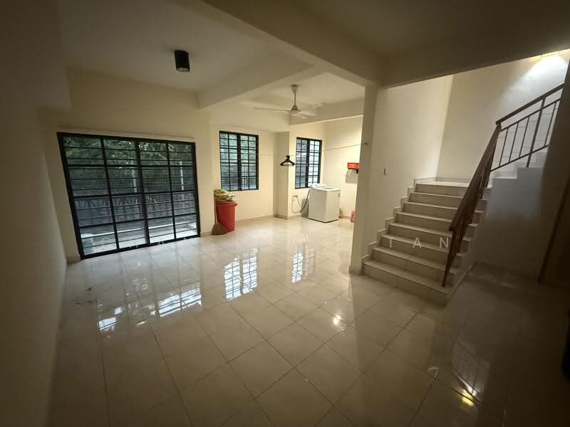Rumah Teres 2.5-Tingkat untuk Dijual di Bandar Puteri Puchong (Puchong) - Chan Keong Tan - Living Room - PropertyGuru.com.my