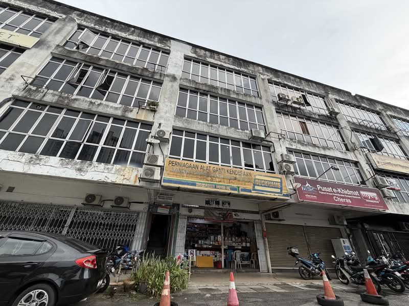 Taman Alam Jaya untuk Untuk Disewa - RM 990 /bulan, Apr 2026 - Exterior - PropertyGuru.com.my