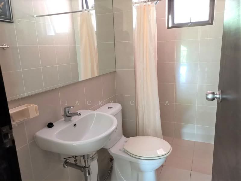 2-storey Terraced House for Sale in Leisure Farm (Gelang Patah) - Jacky Chua - Bathroom - PropertyGuru.com.my