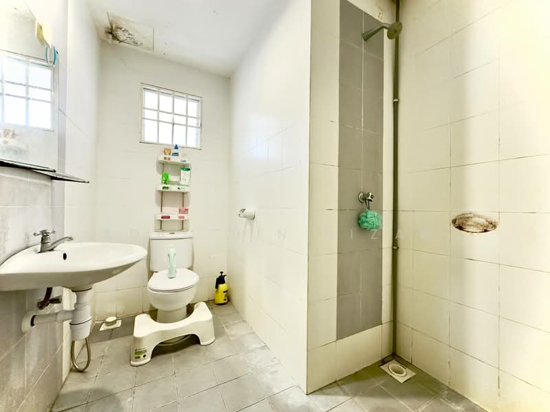 Condominium for Sale at Kristal View - Adam Bin Nizar - Bathroom - PropertyGuru.com.my