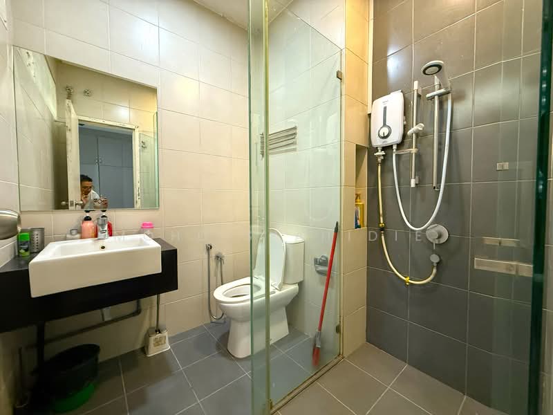 2-storey Terraced House for Sale in Desa Melawati (Setapak) - Mohd Syahidie - Bathroom - PropertyGuru.com.my