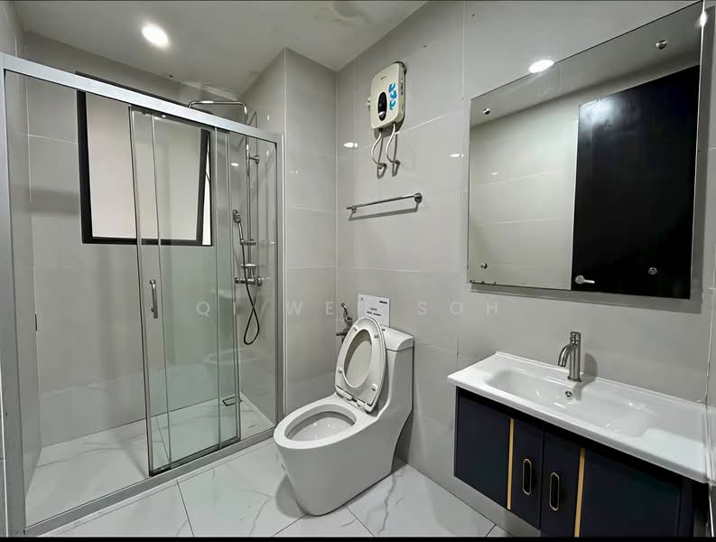 Condominium for Rent at Bay Laurel @ Country Garden Danga Bay - Qi Wen Soh - Bathroom - PropertyGuru.com.my
