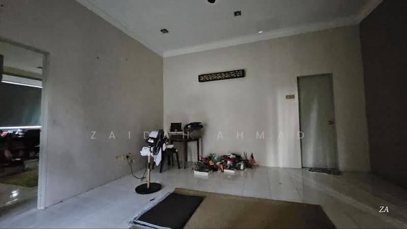 2-storey Terraced House for Sale in Bandar Nusa Rhu (Shah Alam) - Zaidah Ahmad - Living Room - PropertyGuru.com.my