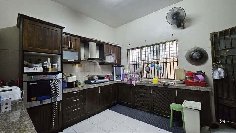 2-storey Terraced House for Sale in Bandar Nusa Rhu (Shah Alam) - Zaidah Ahmad - Kitchen - PropertyGuru.com.my