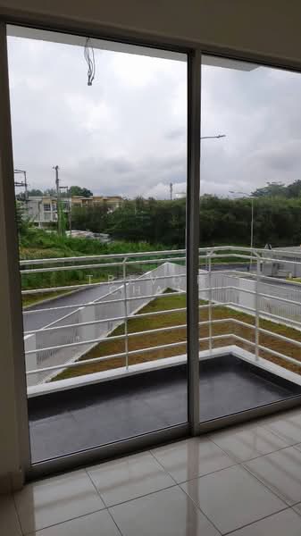 3-storey Terraced House for Sale in Seri Kembangan (Selangor) - Trevor Chai - Balcony - PropertyGuru.com.my