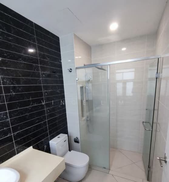 Kondominium untuk Dijual di Sky Condominium (Skyz Residence) - Vince Lim - Bathroom - PropertyGuru.com.my