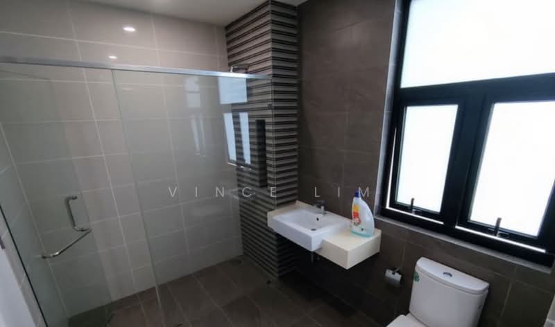 Kondominium untuk Dijual di Sky Condominium (Skyz Residence) - Vince Lim - Bathroom - PropertyGuru.com.my