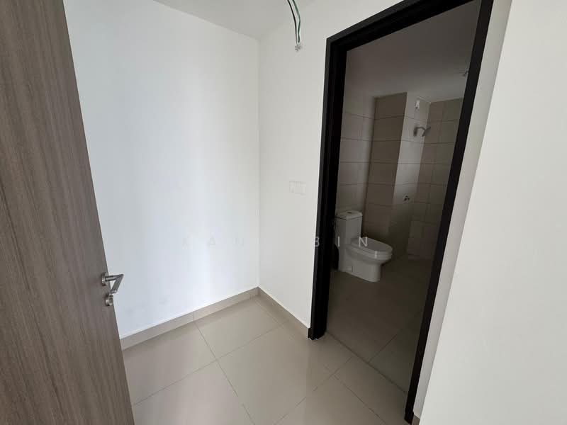 Service Residence for Sale at Vista Tiara (MBW Bay) - Kang Bin - Bathroom - PropertyGuru.com.my