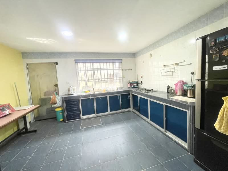 2-storey Terraced House for Sale in Taman Abad (Johor Bahru) - Yik Tat - Kitchen - PropertyGuru.com.my