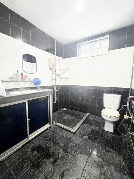 2-storey Terraced House for Sale in Taman Abad (Johor Bahru) - Yik Tat - PropertyGuru.com.my