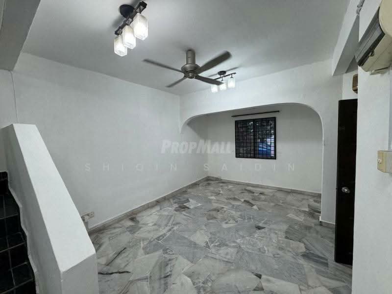 2-storey Terraced House for Sale in Seksyen 6 (Kota Damansara) - Shiqin Saidin - Living Room - PropertyGuru.com.my
