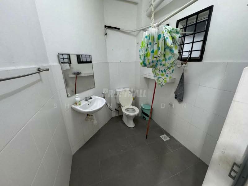 2-storey Terraced House for Sale in Seksyen 6 (Kota Damansara) - Shiqin Saidin - Bathroom - PropertyGuru.com.my