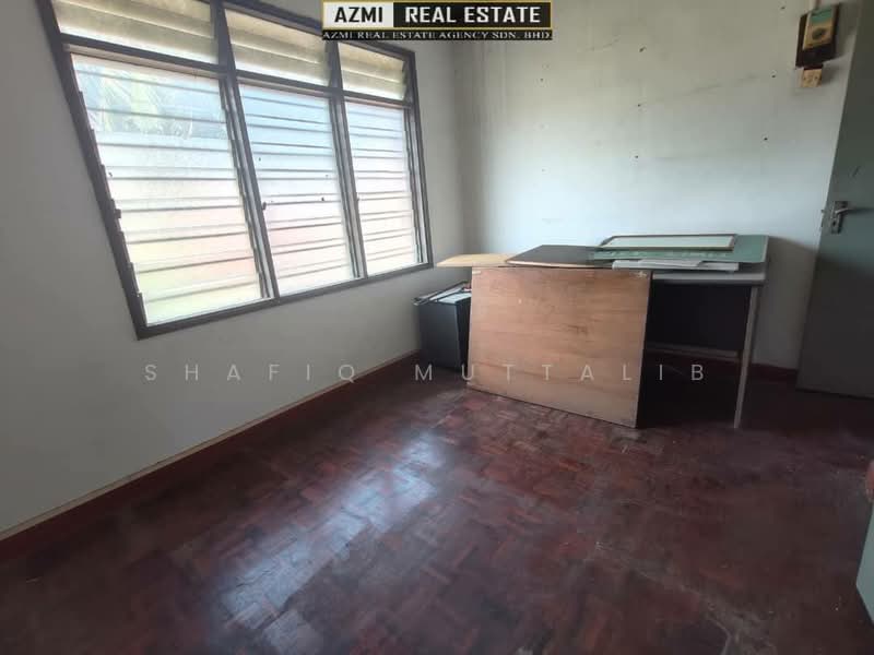 2-storey Terraced House for Sale in Ampang (Selangor) - Shafiq Muttalib - Study - PropertyGuru.com.my