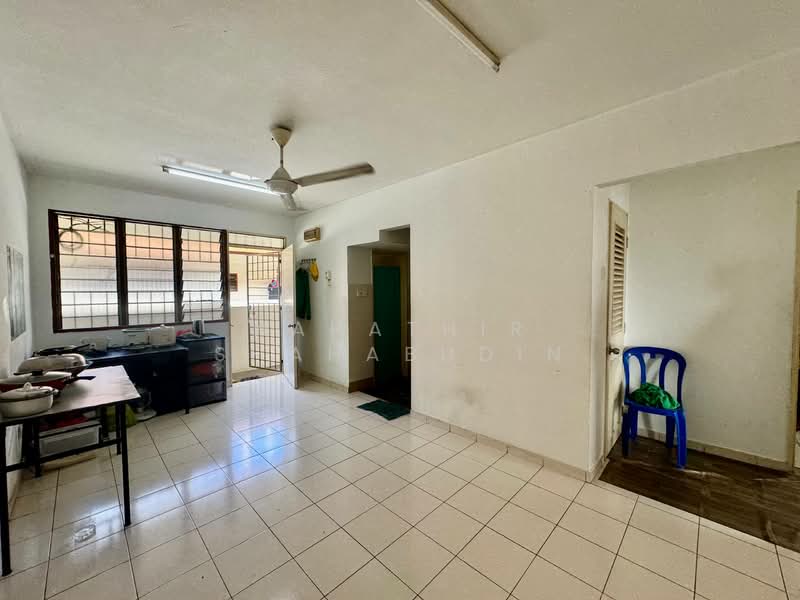 Apartment for Sale at Pangsapuri Semarak - Nahathir Shahabudin - Living Room - PropertyGuru.com.my