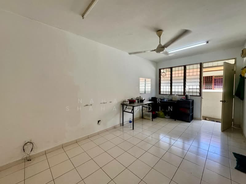 Apartment for Sale at Pangsapuri Semarak - Nahathir Shahabudin - Kitchen - PropertyGuru.com.my