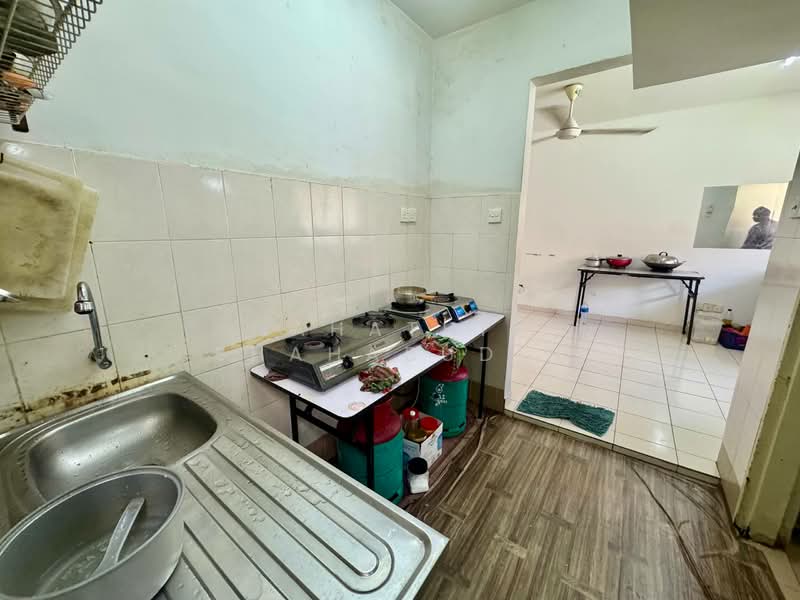 Apartment for Sale at Pangsapuri Semarak - Nahathir Shahabudin - Kitchen - PropertyGuru.com.my