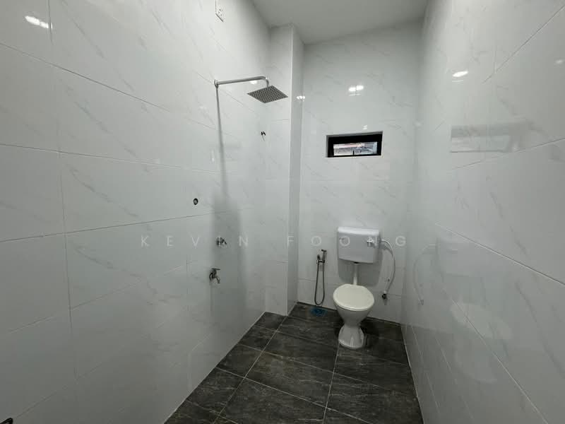 2-storey Terraced House for Sale in Bandar Serenia (Dengkil) - Kevin Foong - Bathroom - PropertyGuru.com.my